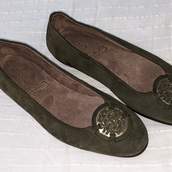 Aerosoles StichNTurn. Worn once, like new olive suede flat with gold emblem - Picture 8 of 10